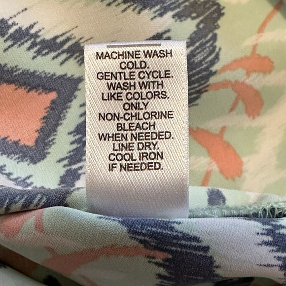 Cato Diamond Print Summer Tunic Blouse Womens XL Green Smocked Puff Short Sleeve - Picture 11 of 17